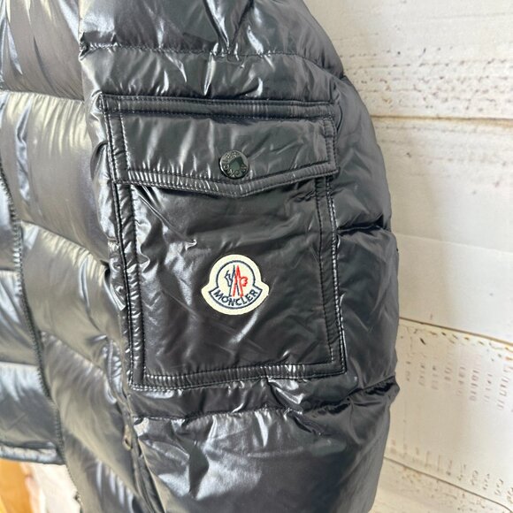 Men‘s Moncler Maya Series White Goose Down Warm Short Down Black Jacket - Picture 4 of 8